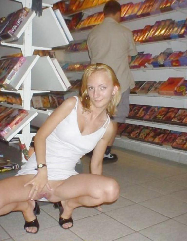 25P FLASHING and Fucking in Adult Sex Shops  1