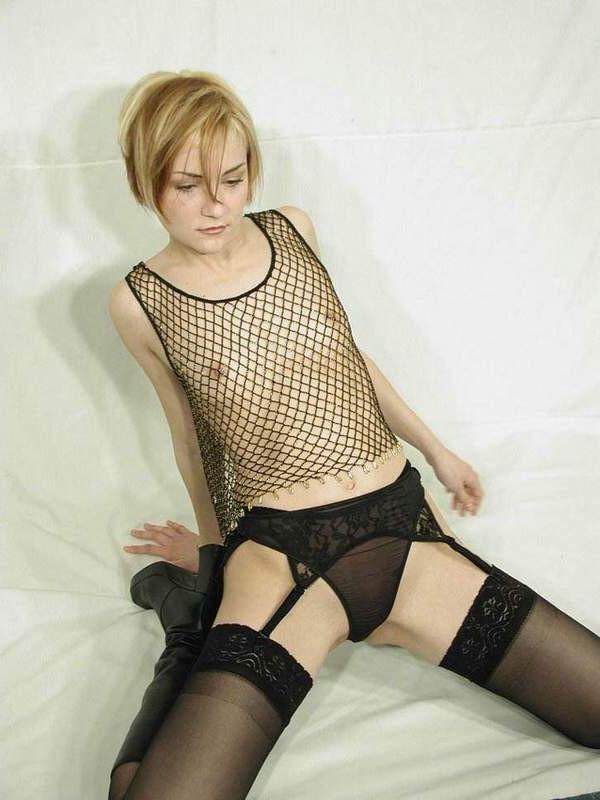16P Amateur horny babe toying her juicy pussy deep