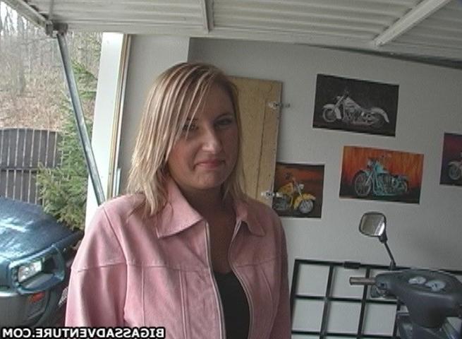 16P blonde nympho-matic uses corn cob dildo and a real cock too