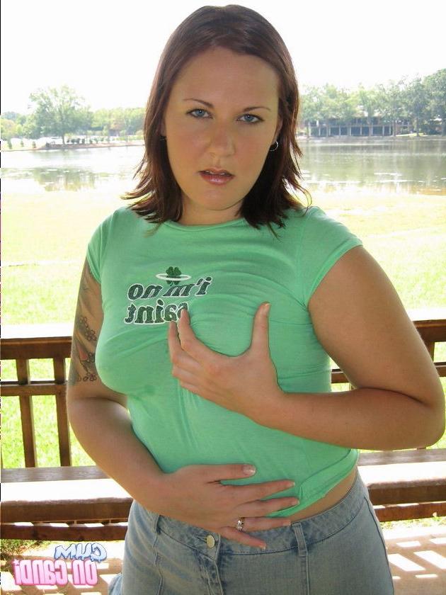 15P housewife candi gives a blowjob and gets creamed