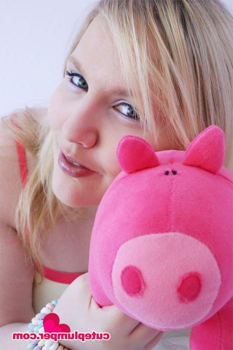 15P Cute Plumper Playing With A Candy Necklace
