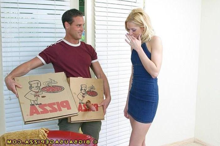 16P Blonde whore gets her face covered in hot cream