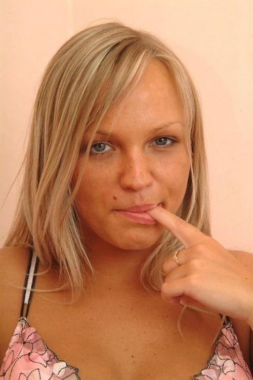 15P Hairy wild bush on this blonde