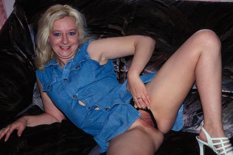 17P Dirty Blonde Mom Strips And Shows Off Her Pert Ass