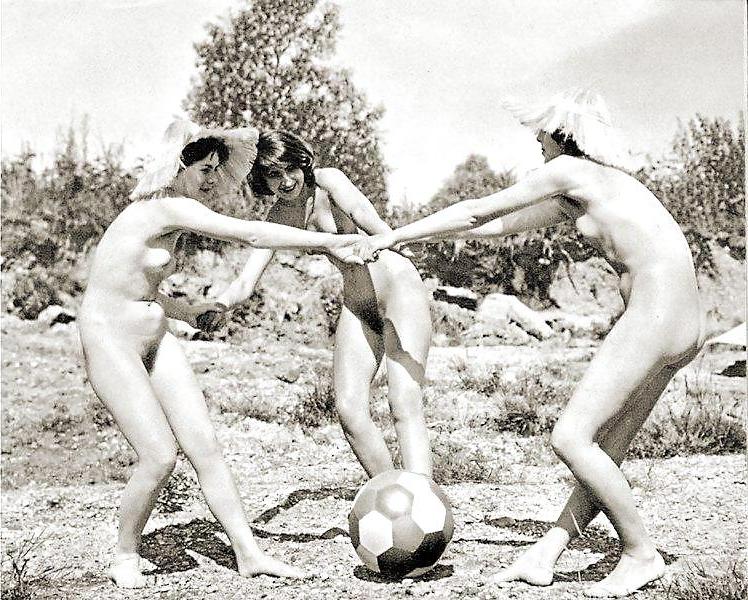 20P Naked beach 189 (Vintage special)