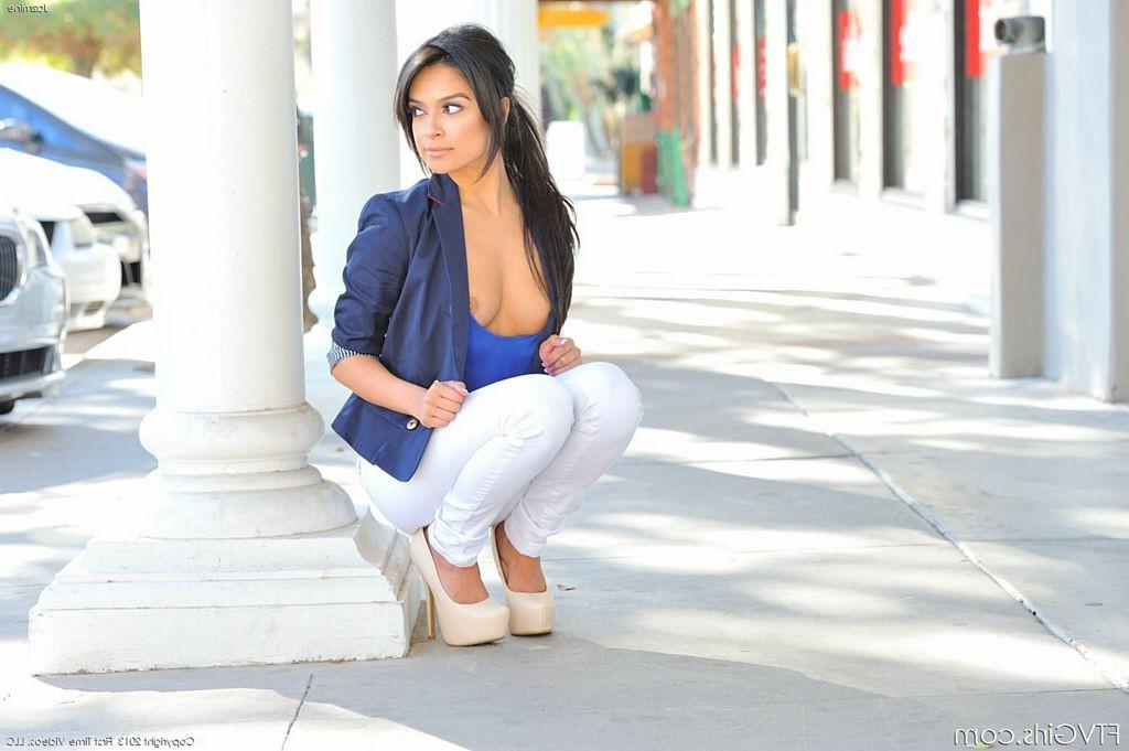 15P Gorgeous Latina Jasmine Rain nude out on the streets