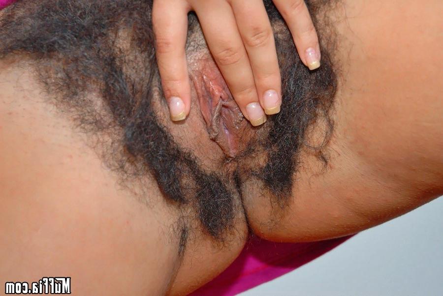 15P Amazing super sexy babe with a big hairy pussy