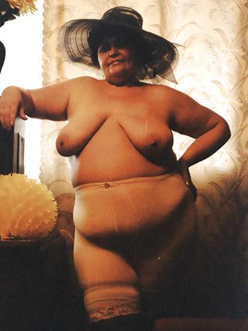 7P Fat woman in panties