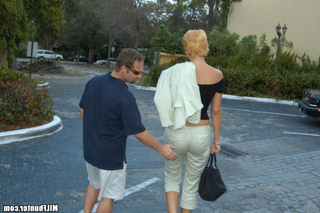 15P Wild sexy milf gets her pussy entered by hard cock