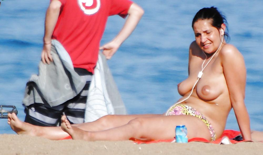 20P Barcelona Beach Babes