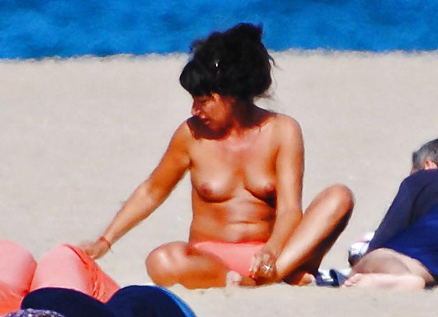 20P Barcelona Beach Babes