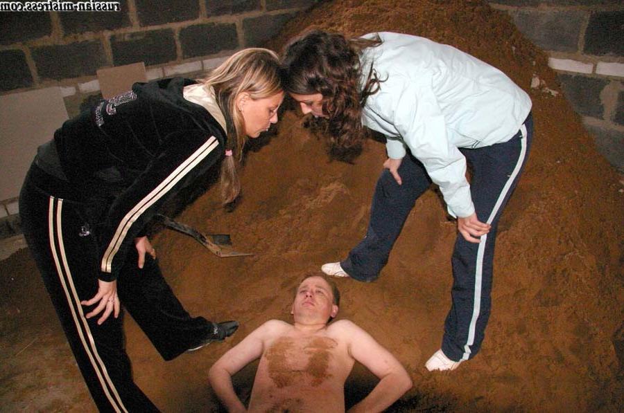 16P Rich bitches punish a fleshy worker right on the building site