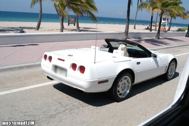 15P Hot blonde milf gives a blowjob in her convertible then gets fucked at home