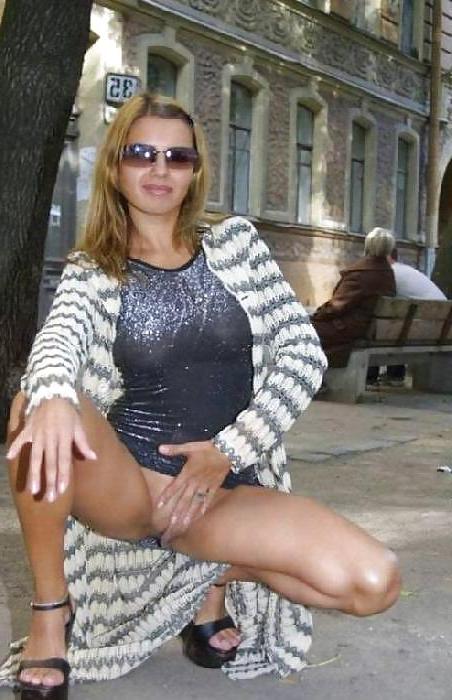 16P Flashing pussy