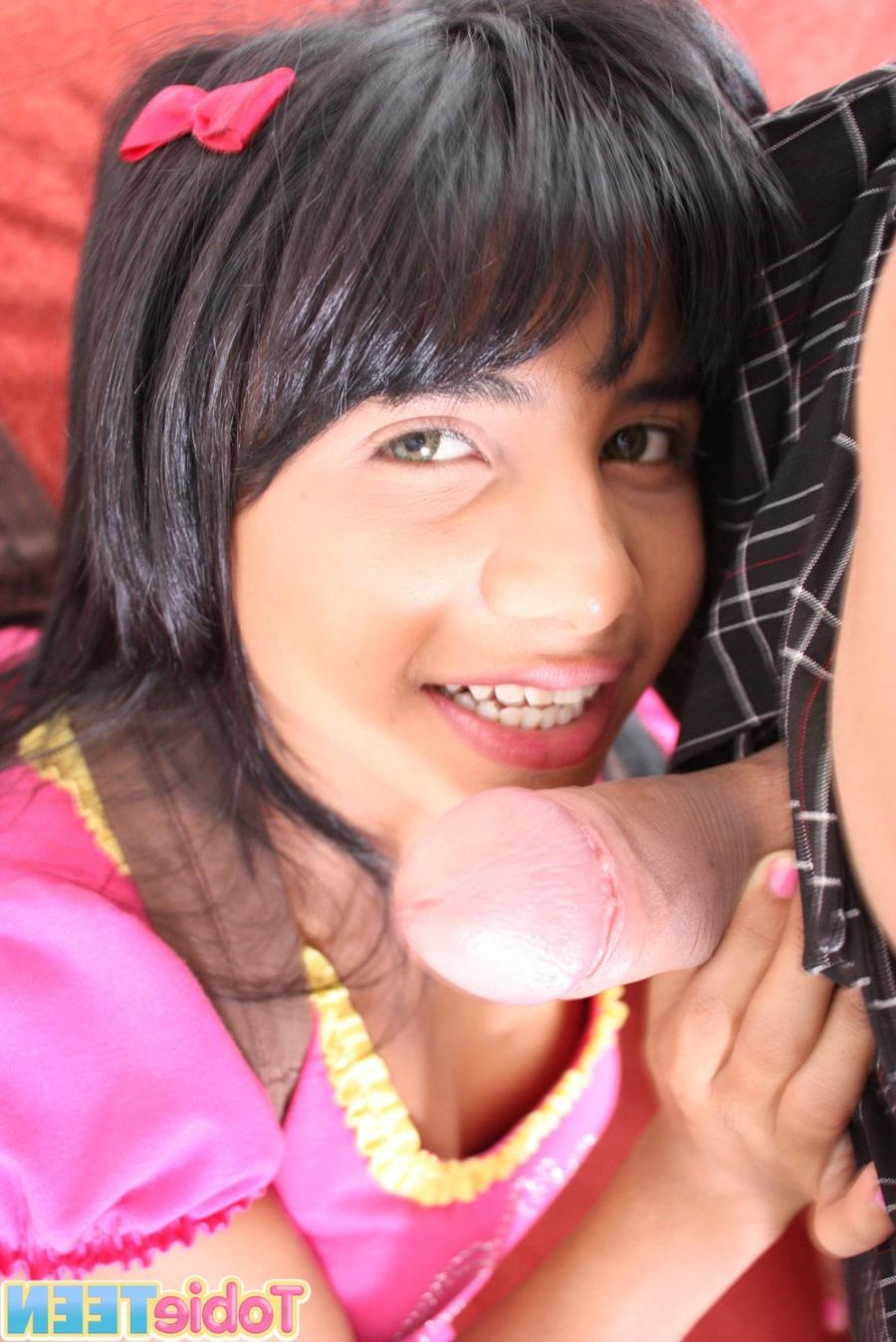 16P Tiny girl giving a sweet blowjob for a guy with hard cock and takes facial cumsh