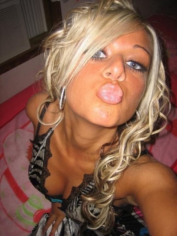 15P Many hottest amateur teens and babes posing on camera