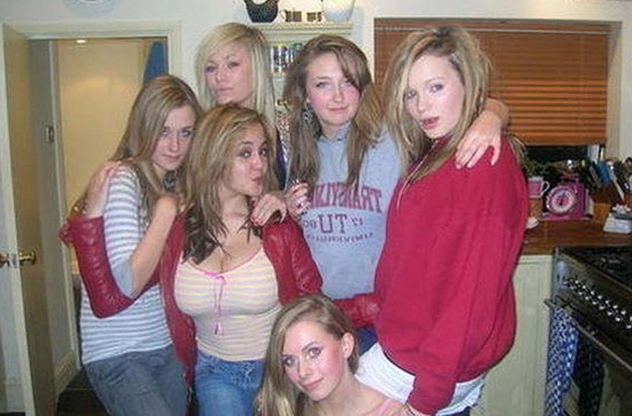 12P Horny college chicks ready to seduce