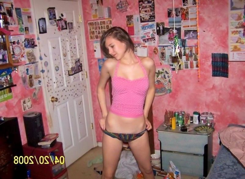 15P Sexy nextdoor girlfriends posing and smiling on camera