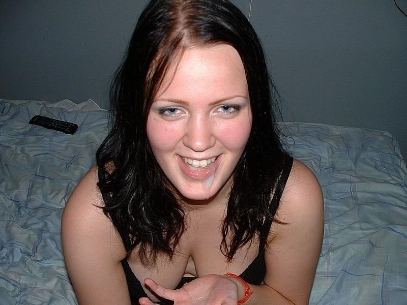 15P Gorgeous horny sweet amateur girls posing on camera naked