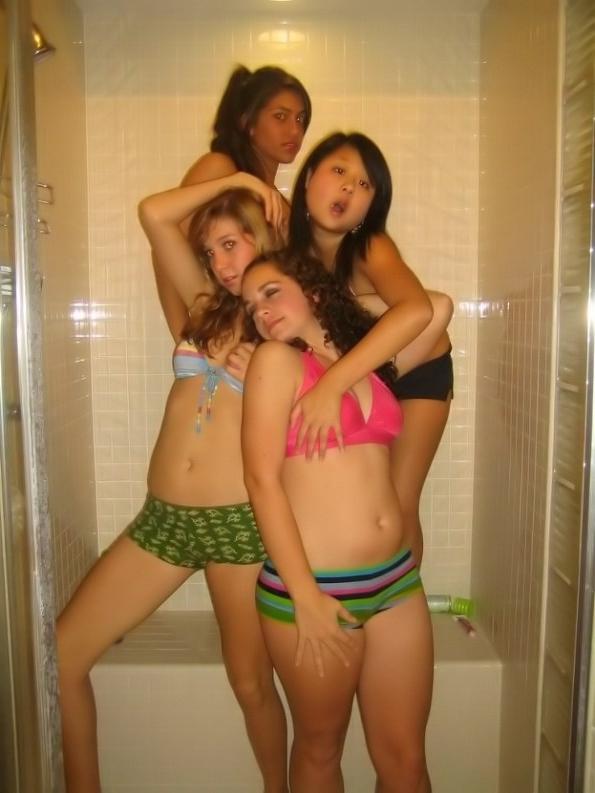 15P Amateur self shooting teens showing their bodies