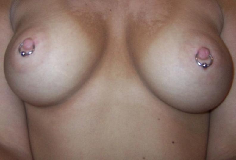 15P Gorgeous horny sweet amateur girls posing on camera naked