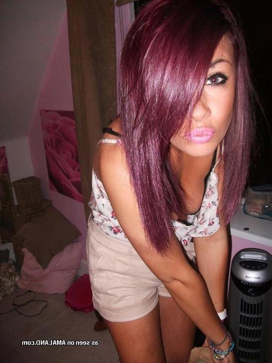 15P Wild UK party girl in hot and sexy hacked pictures