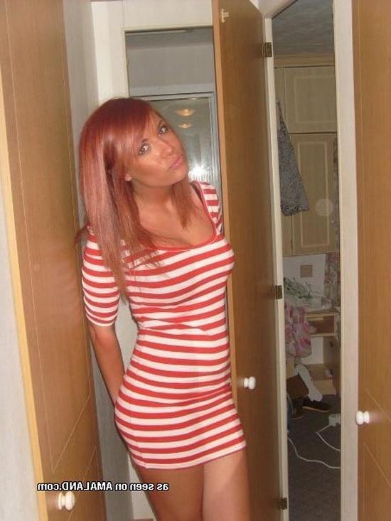 15P Wild UK party girl in hot and sexy hacked pictures