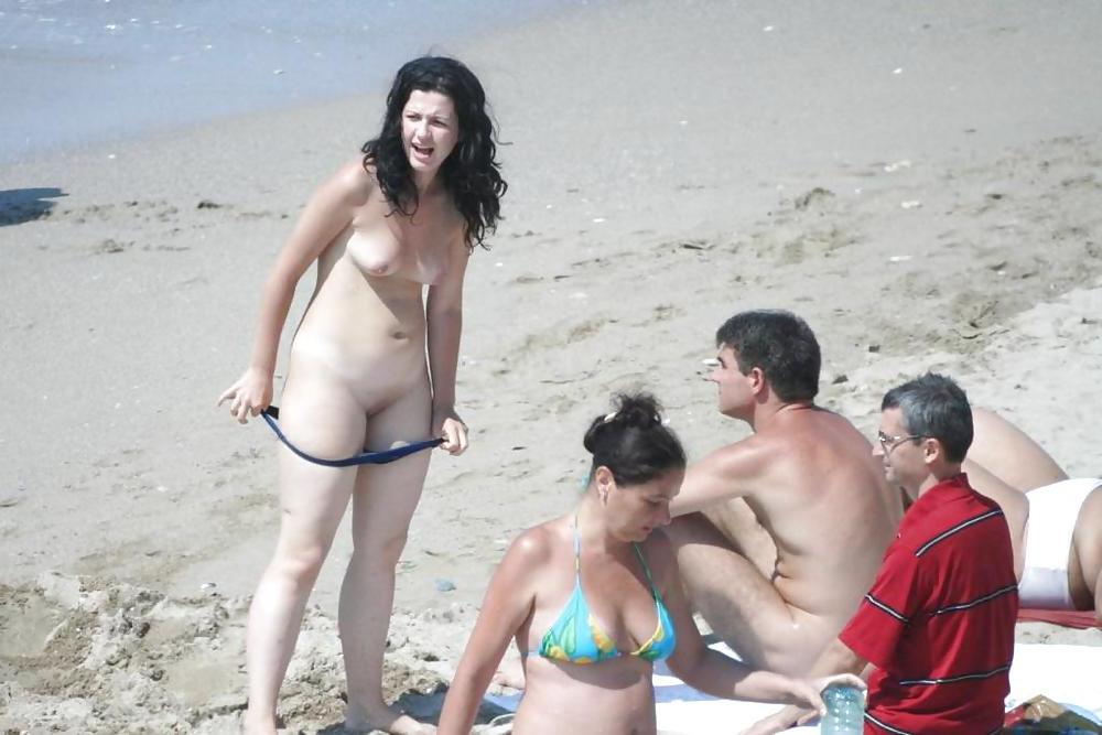 15P Beach Changing - Panties Down