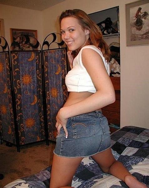 15P Gorgeous beautiful cutie teen posing on camera naked