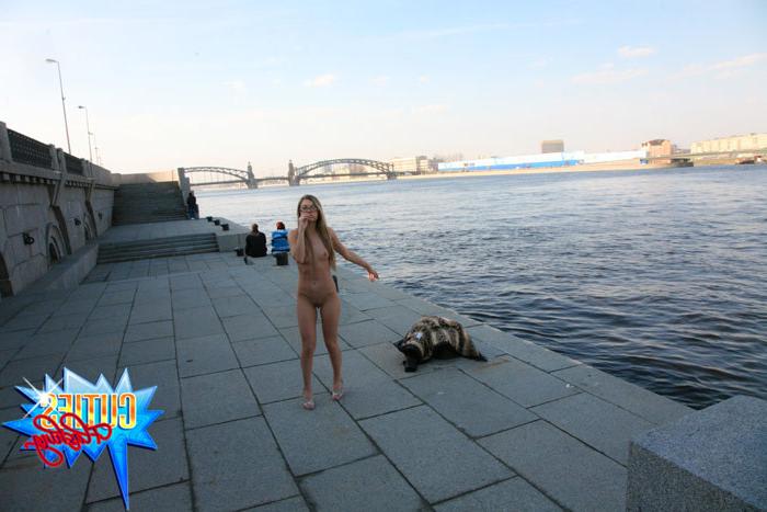 16P Teen flasher shows her body on a river embankment