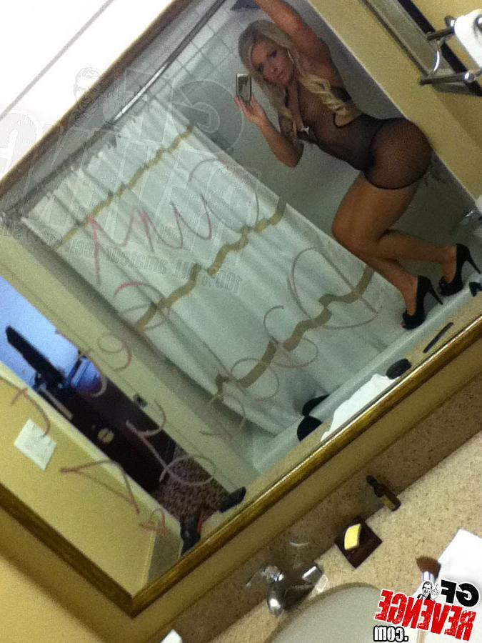 10P Sexy hot babe