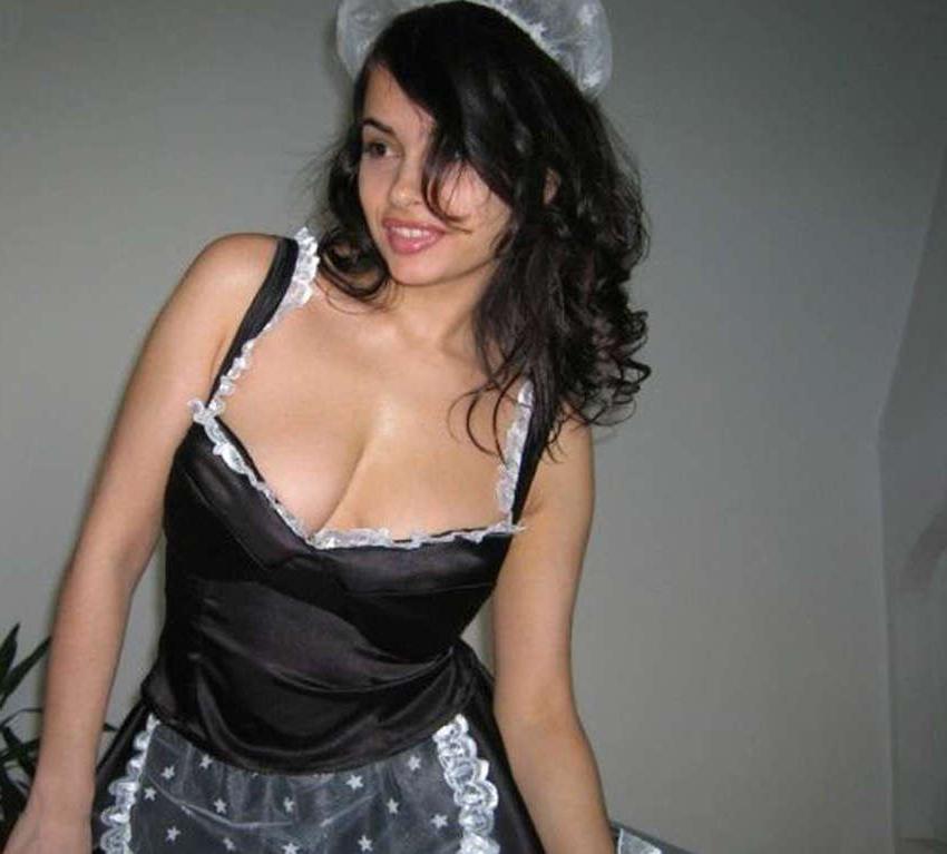 15P Beautiful amateur secretary posing