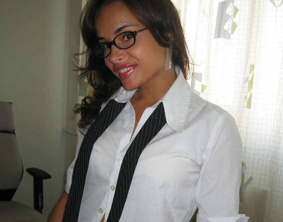 15P Beautiful amateur secretary posing