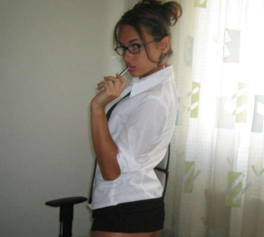 15P Beautiful amateur secretary posing