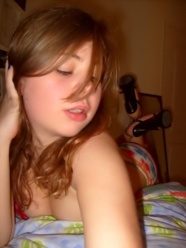 15P Many hottest amateur teens and babes posing on camera