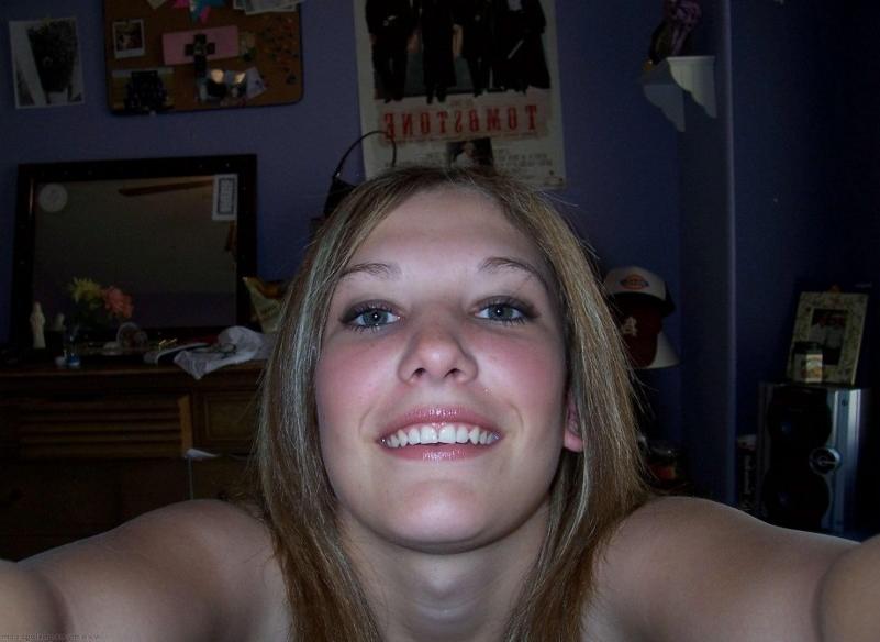 15P Gorgeous beautiful cutie teen posing on camera naked