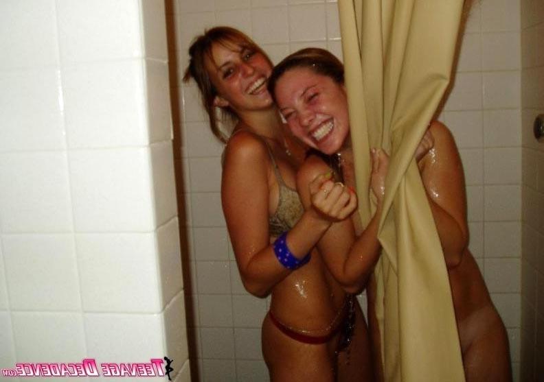15P Sexy nextdoor girlfriends posing and smiling on camera