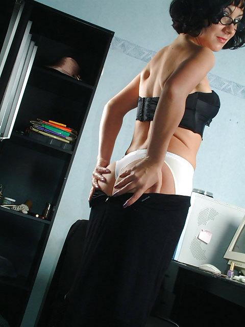 24P Sexy Secretary 001