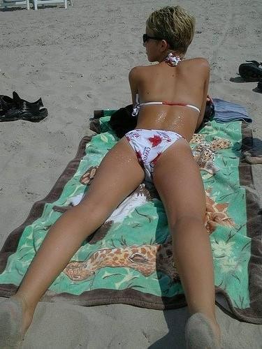 15P Check out my hot girlfriends get horny in these amateur pics