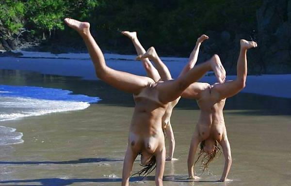 25P Beach babes