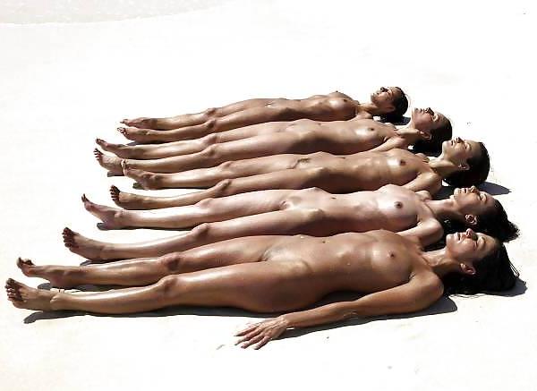 25P Beach babes