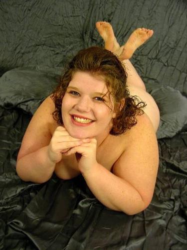 16P Huge woman takes off her satin red lingerie and poses nude