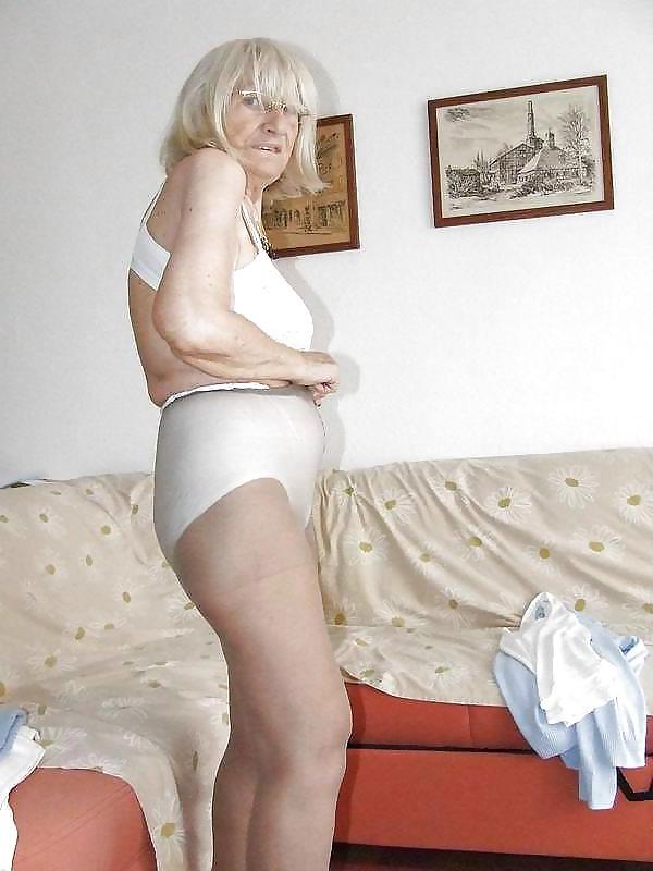 6P OLD WOMAN