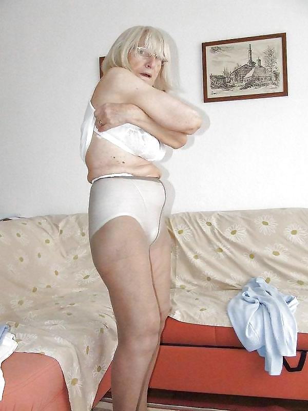 6P OLD WOMAN