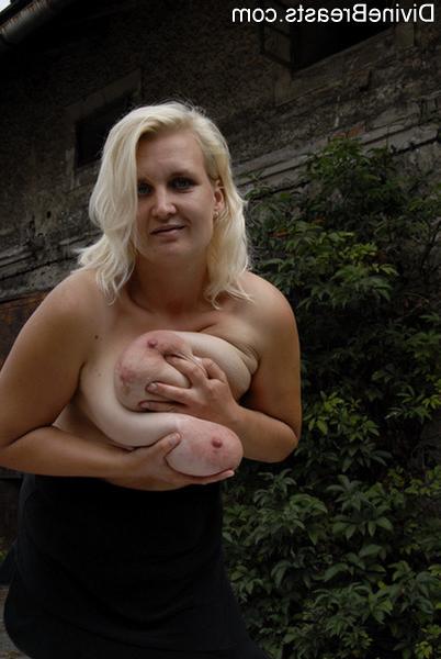 15P Saggy Sonja Oiled Breasts