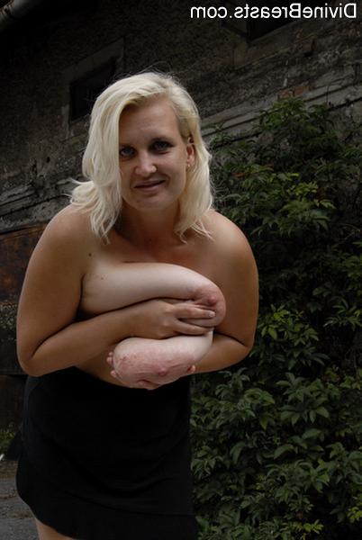15P Saggy Sonja Oiled Breasts