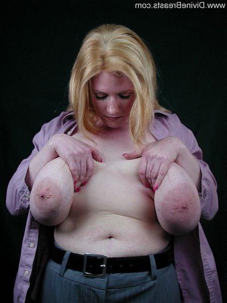 15P Ann Big Boobs Flasher