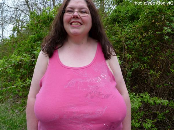 15P Tracy Big Boobs Park Flasher