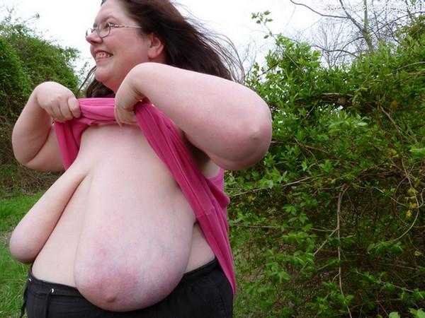15P Tracy Big Boobs Park Flasher
