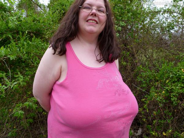 15P Tracy Big Boobs Park Flasher